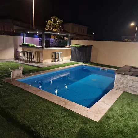 Sud Méditerranée 3 Pour 7 Personnes Arrivées 15h Départs 11h Piscine Proche Village Commerces Plages Et Espagne * Claira