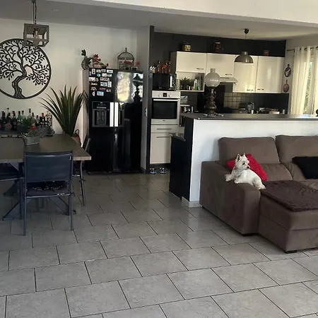 Sud Méditerranée 3 Pour 7 Personnes Arrivées 15h Départs 11h Piscine Proche Village Commerces Plages Et Espagne Villa Claira