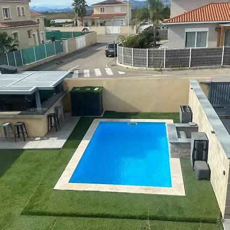 Sud Méditerranée 3 Pour 7 Personnes Arrivées 15h Départs 11h Piscine Proche Village Commerces Plages Et Espagne Villa Claira