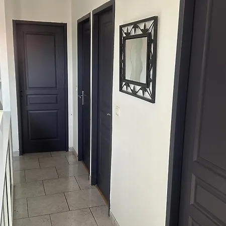 Villa Sud Méditerranée 3 Pour 7 Personnes Arrivées 15h Départs 11h Piscine Proche Village Commerces Plages Et Espagne *