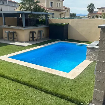 Villa Sud Méditerranée 3 Pour 7 Personnes Arrivées 15h Départs 11h Piscine Proche Village Commerces Plages Et Espagne